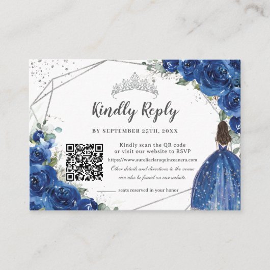 Royal Blue Floral Silver Quinceañera QR Code RSVP Begleitkarte (Vorderseite)