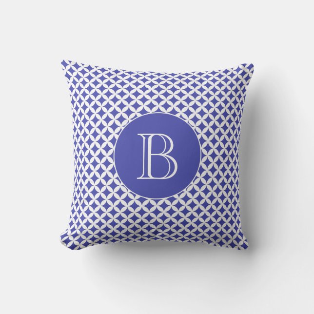 Royal Blue Geometric Muster Custom Monogram Kissen (Vorderseite)