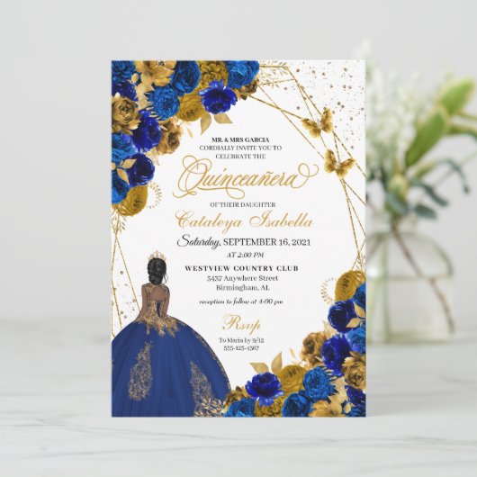 Royal Blue Gold Butterfly Princess Quinceanera Einladung (Stehend Vorderseite)