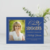 Royal Blue, Gold Class of 2026 Photo Graduation Einladung (Stehend Vorderseite)