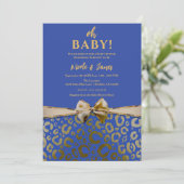 Royal Blue & Gold Glam Leopard Print Baby Dusche Einladung (Stehend Vorderseite)