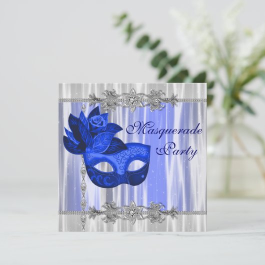 Royal Blue Masquerade Party Einladung (Stehend Vorderseite)