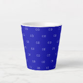 Royal Blue Monogram Initial Muster Milchtasse (Vorderseite)