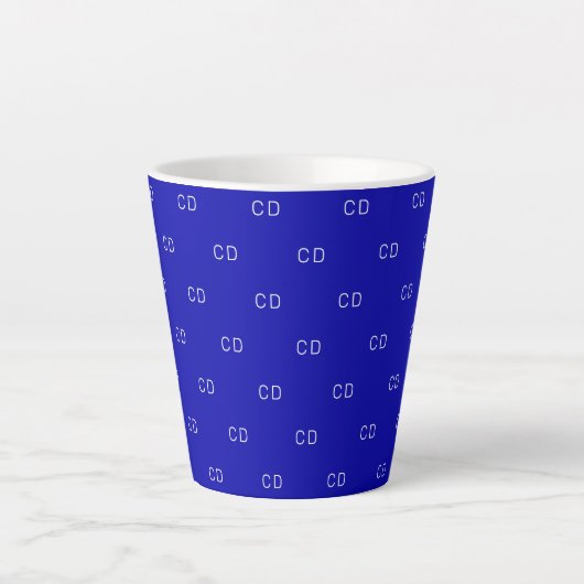 Royal Blue Monogram Initial Muster Milchtasse (Vorderseite)