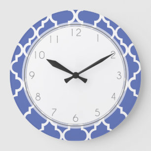 Royal Blue Quatrefoil Pattern Große Wanduhr