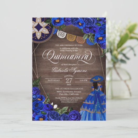 Royal Blue Rose Charro/Mariachi Rustic Quinceanera Einladung (Stehend Vorderseite)