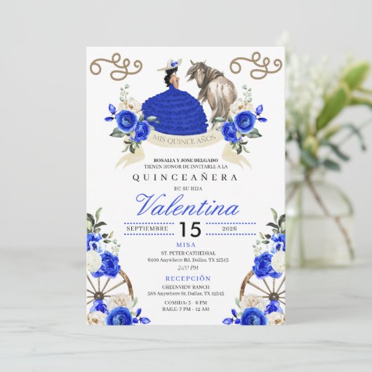 Royal Blue Rose Cowgirl Western Quinceañera Einladung (Stehend Vorderseite)