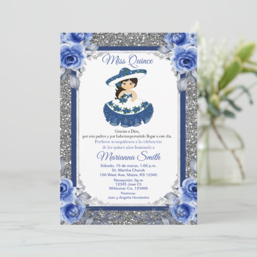 Royal Blue Rose Quinceñera Einladung (Stehend Vorderseite)