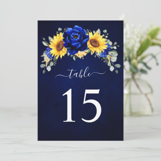 Royal Blue Rustic Sunflower Tischnummer Card (Stehend Vorderseite)