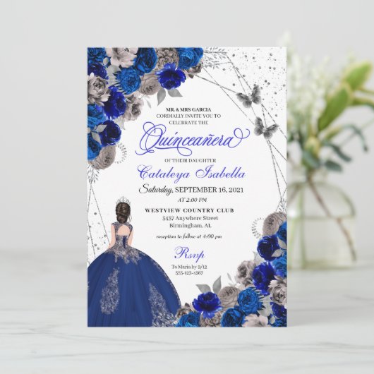Royal Blue Silver Butterfly Princess Quinceanera Einladung (Stehend Vorderseite)