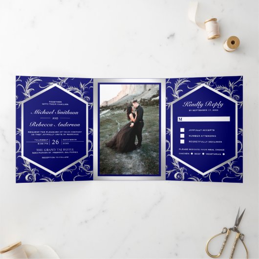 Royal Blue Silver Flourish Swirl Wedding Photo Dreifach Gefaltete Einladung (Innenseite)