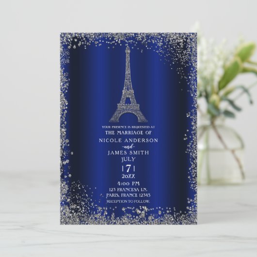 Royal Blue Silver Glitzer Eiffel Tower Wedding Einladung (Stehend Vorderseite)
