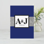 Royal Blue Silver Glitzer Monogram Wedite Einladun Einladung (Stehend Vorderseite)