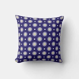 Royal Blue Throw Pillow with Daisies Kissen