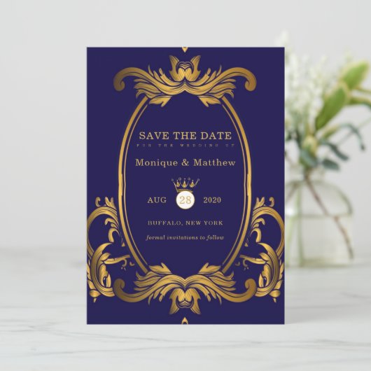 Royal Blue und Gold Wedding speichern die Datumska Einladung (Stehend Vorderseite)