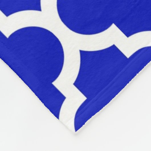Royal Blue White marokkanische Quatrefolienmuster Fleecedecke (Ecke)