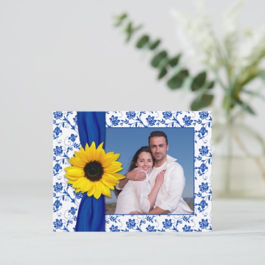Royal Blue Yellow Damask Sonnenblume Save the Date Ankündigungspostkarte (Stehend Vorderseite)
