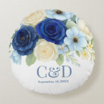 Royal Bue Wedding Watercolor Elfenbeinküste Blume Rundes Kissen<br><div class="desc">Feiern Sie die Liebe mit diesem eleganten,  blühenden Hochzeitswerk mit Aquarellfarben,  weicher Vegetation und zeitlosen Akzenten der Marine. Eine perfekte Wahl für einen Strandurlaub,  einen Garten oder eine romantische Veranstaltung. Personalisieren Sie Ihre Namen,  Datum und Veranstaltungsdetails,  um Ihren einzigartigen Festsstil zu erfüllen.</div>
