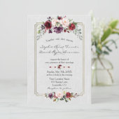 Royal Burgundy Floral Gold Monogram Wedding Einladung (Stehend Vorderseite)