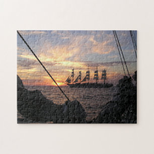 Royal Clipper zeichnet sich gegen den Sonnenunterg Puzzle