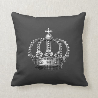 Royal Corona Throw Pillow Kissen