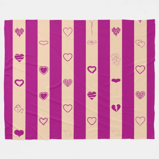 Royal Fuchsia Stripes Modernes Herzmuster Fleecedecke (Vorderseite (Horizontal))