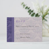 Royal Lila Damask Wedding RSVP Karte (Stehend Vorderseite)