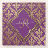 Royal Lila Gold Damask Muster Fleur Monogram Glasuntersetzer (Vorderseite)