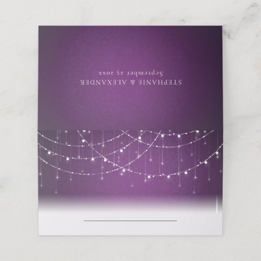 Royal Lila String Lights Wedding Platzkarte (Außenseite Aufgefaltet)