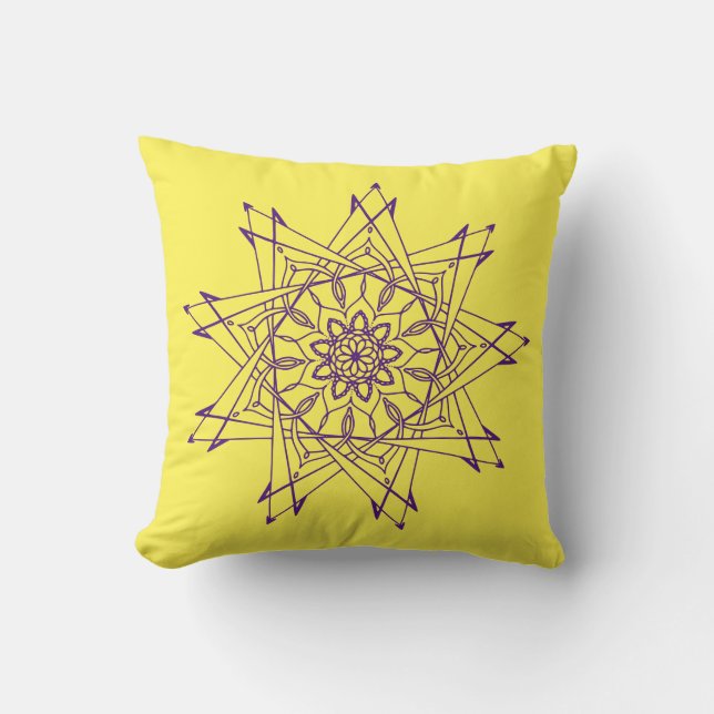 Royal Lila und Yellow Sharp Mandala Throw Kissen (Vorderseite)
