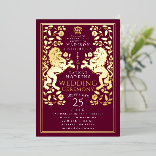 Royal Lion Mittelalterliche Hochzeit Folieneinladung (Stehend vorne)