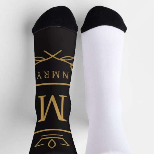 "Royal NMKY Emblem – Monogram M Crest Design" Socken (Oben)