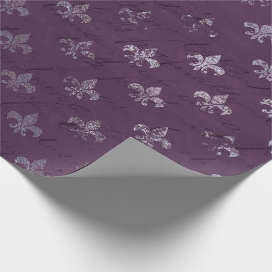 Royal Princess Violet Script Lila Fleur-de-lis Geschenkpapier (Ecke)