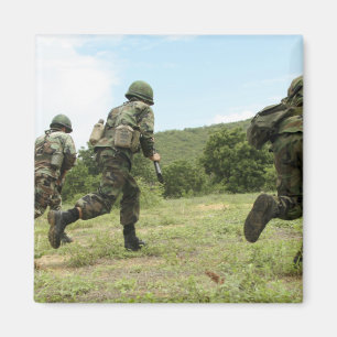 Royal Thai Marines eilt voran Magnet