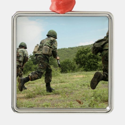 Royal Thai Marines eilt voran Ornament Aus Metall (Vorne)