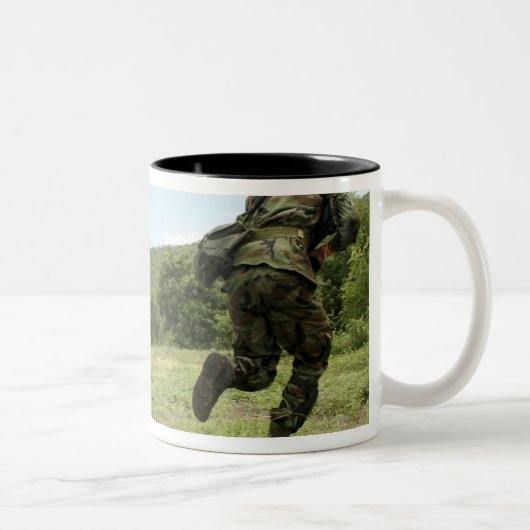 Royal Thai Marines eilt voran Zweifarbige Tasse (Rechts)