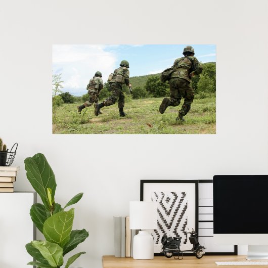 Royal Thai Marines rush forward to secure the s Poster (Heimbüro)