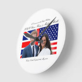 Royal Wedding Prince Harry und Meghan Markle Runde Wanduhr (Winkel)