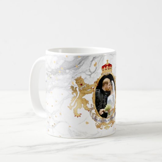 ROYAL WEDEDING KISS, HARRY+MEGHAN KAFFEETASSE (Vorderseite Links)