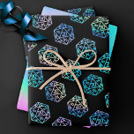 RPG Dice | Holo Old School Tabletop Role Player Geschenkpapier Set<br><div class="desc">GEEK CHIC GAMER! Neuartige RPG-Umhüllungspapiere sind auch ideal für kurzlebige Doppel-Möbeldecoupage oder Wohngestaltung-Do-It-yourself-Projekte. Es ist GAME ON! Also wählen Sie Ihre Waffe und rollen Initiative! Perfekt für jeden alten Tischkipper, Stift und Papier (PnP) Fantasy-Rollenspieler, das Design bietet ein nahtloses Muster von 20-seitigen Dundle-Polyhedral Würfeln mit einer natürlichen 20 für den...</div>