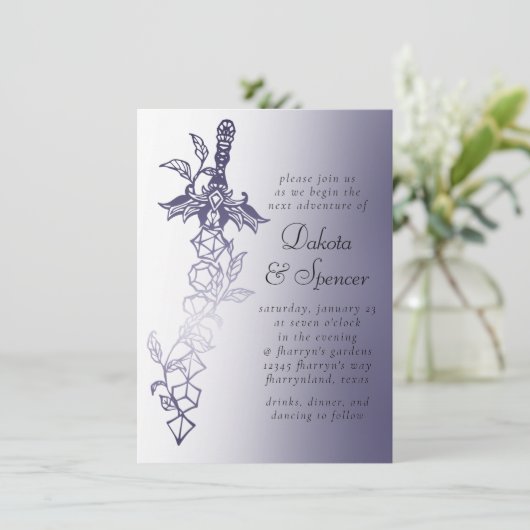 RPG Sword Luxe | Lila Fantasy Tabletop PnP Gamer Einladung (Stehend Vorderseite)