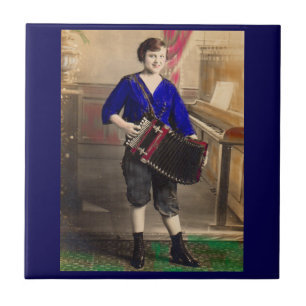 RPPC-Akkordeonistin der jungen Dame der 20er Jahre Fliese