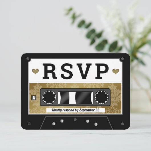 RSVP-Ankündigung von Retro Cassette Tape Wedding Einladung (Stehend Vorderseite)