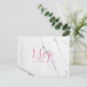 Rsvp-Hochzeitkarte | White Pink Marble Script Einladungspostkarte (Stehend Vorderseite)
