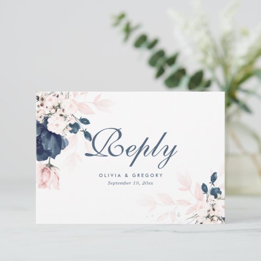 RSVP-Karte für Hochzeiten in Navy Blue und Blush P RSVP Karte (Stehend Vorderseite)