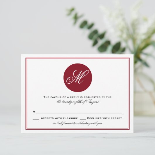 RSVP-Karte für Red Elegant Script Monogram RSVP Karte (Stehend Vorderseite)