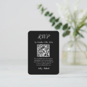 RSVP QR-Code für Schwarze kleine vertikale Hochzei Begleitkarte (Stehend Vorderseite)