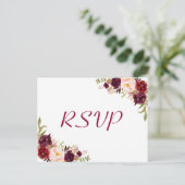 RSVP-Reaktion auf Burgundy Blush Floral Wedding Postkarte (Stehend Vorderseite)