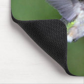 Rubin-throated Kolibri (weiblich) mit Petunie Mousepad (Ecke)