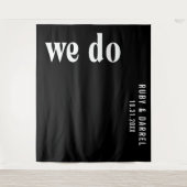 Ruby Black Moderne Hochzeitskulisse Wandteppich (Vorderseite)